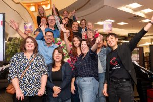 Photo de groupe de l'atelier de création d’un livre de théâtre jeunesse