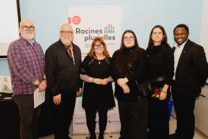Benoît Desgreniers (responsable de la bibliothèque Joséphine-Marchand et de la Bibliomobile, Ville de Laval), Michel Vallée (président-directeur général, Culture pour tous), Sandra Michaud (artiste, ruche d’art HONA-Espace créatif), Eruoma Awashish (artiste), Vicky Tremblay (artiste, Mosaïque sociale) et M. Mohammed Bâ (conseiller municipal pour Le Carrefour, Ville de Laval)